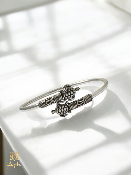 Azita 925 Sterling Silver Oxidised Tortoise Bracelet for Women and Girls with Certificate Of Authenticity and 925 Stamp